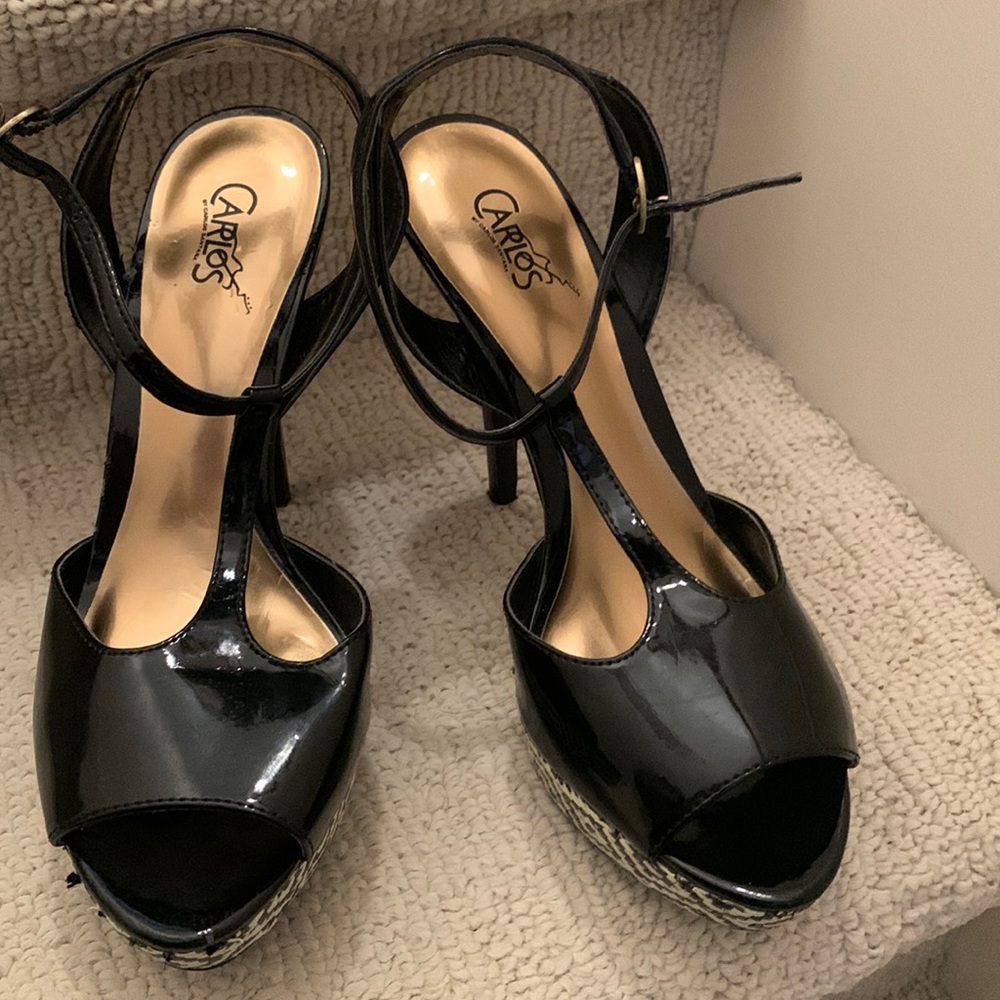 Worn maybe 2/3 times, couple of little nicks. No box, crushed in move.